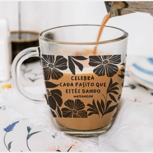 Taza de vidrio cada pasito