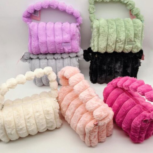 Porta cosmeticos peluche