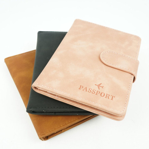Porta pasaporte simil cuero