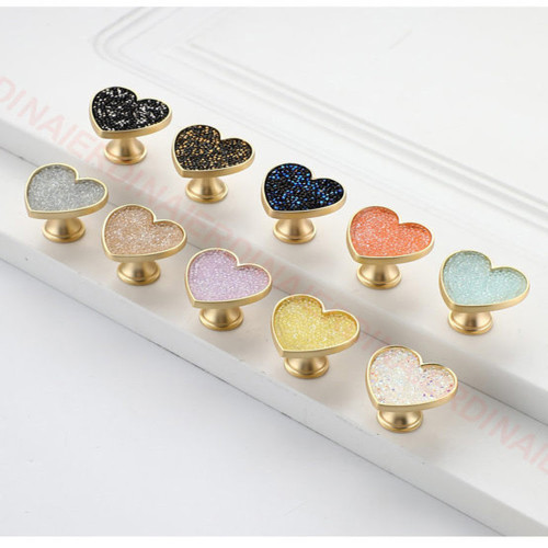 Tirador heart colors