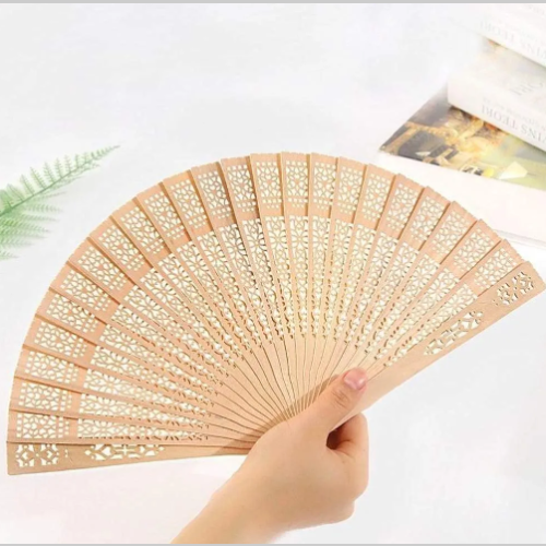 Abanico madera calado