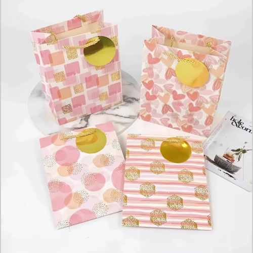Bolsa de regalo estampada mediana