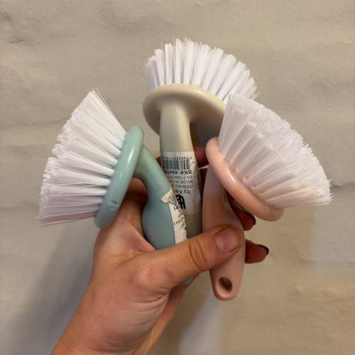 Cepillo con mango corto