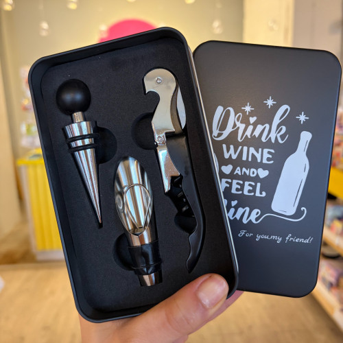 Accesorios vino x 4 en lata