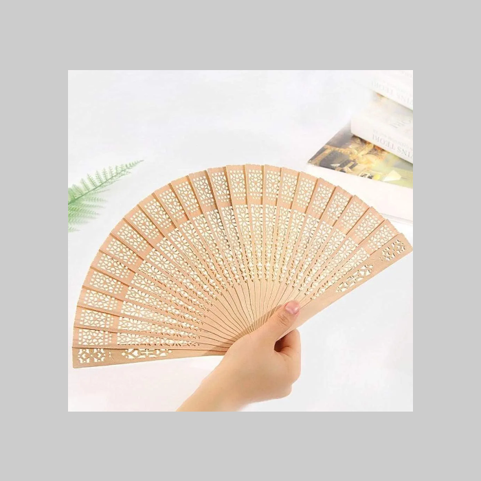 Abanico madera calado